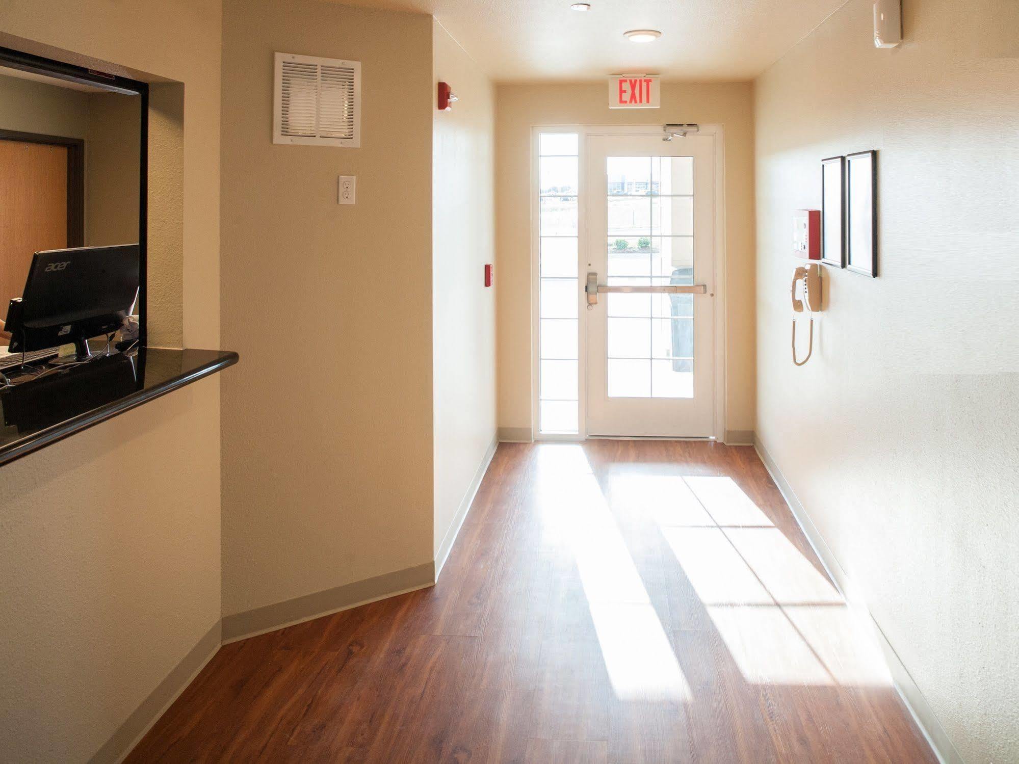 Extended Stay America Select Suites - Oklahoma City - West Экстерьер фото